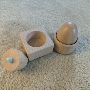 Lovevery Montessori Egg Cup And Pincer Puzzle